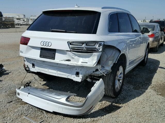 Vehicle Accident Damage - Auction Photo